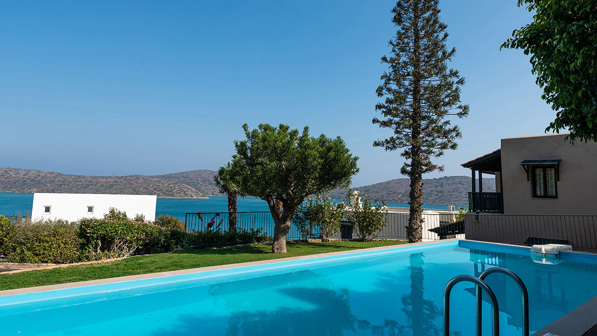 Bungalow Garden View Sharing Pool